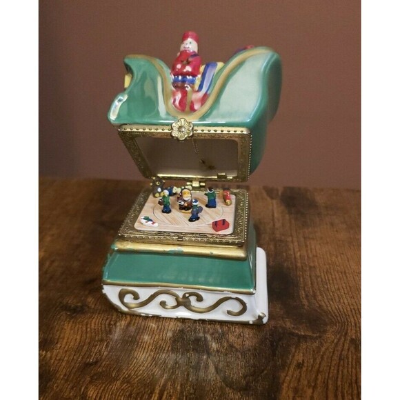 Mr. Christmas Hinged Music Box Sleigh Animated Ornament Joy to the World 2011 - Picture 8 of 12